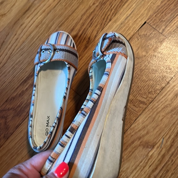 Go max comfy shoes - Picture 2 of 3